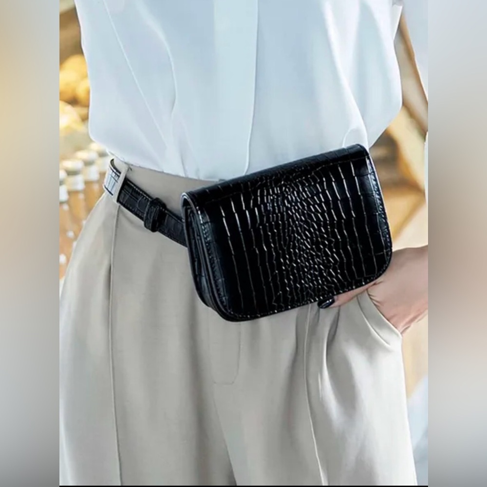Women's Mini Waist Belt Bag/ Fanny Pack in Crocodile Pattern Black OS